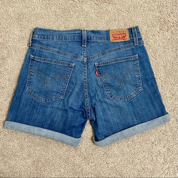 Levi’s Denim Shorts ☀️ - Picture 2 of 5